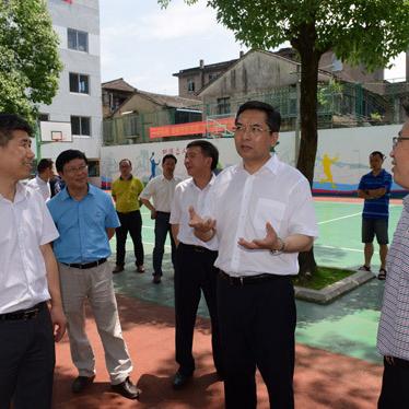 重塑教育行业先锋，头条新闻教师时代引领者