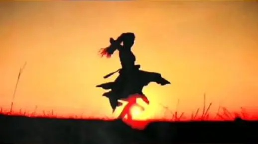 舞曲岁月流转，青春瞬间成往事